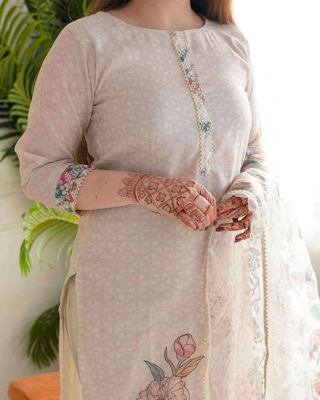 Women's Lilan Cotton Floral Printed Straight Pakistani Kurti with Pant and Dupattta - Image 5